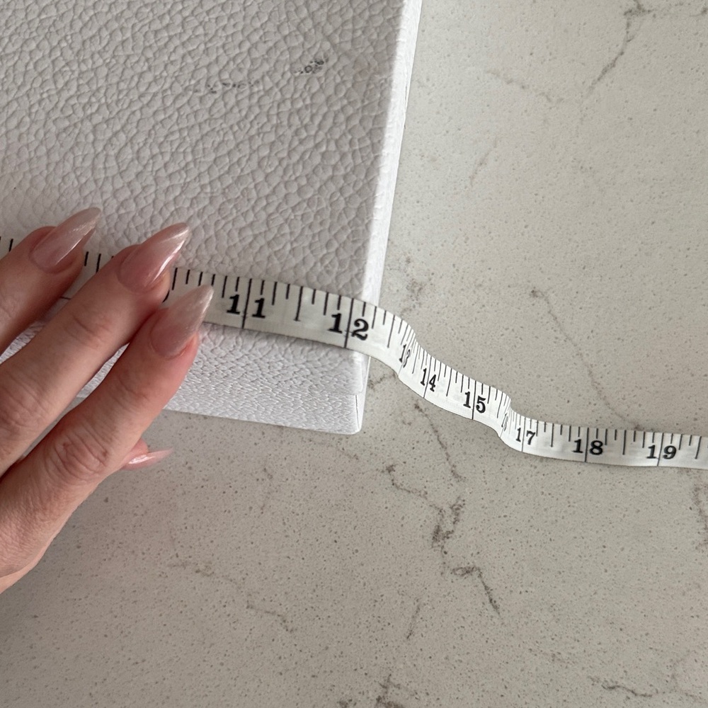 Dior White Textured Shoe Box - Picture 7 of 8